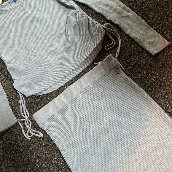 Guess two pieces, light blue top with matching skirt - Picture 2 of 5